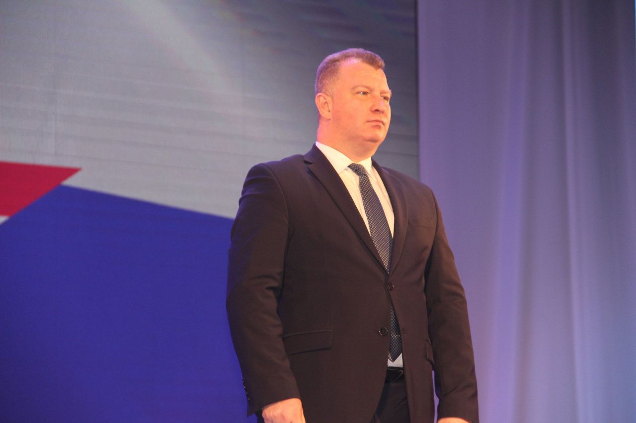 Сколько зарабатывают глава Серова, председатели Думы и КРК?