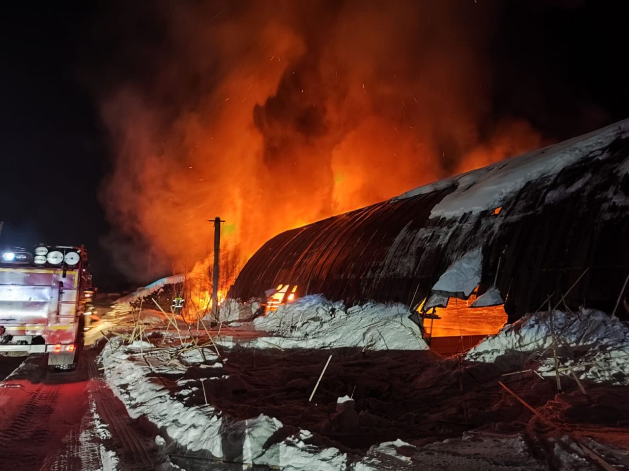 В пожаре на лесопилке в Серове погиб сторож. Следственный комитет проводит проверку