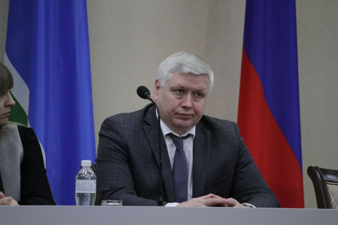 Прокуратура проверяет информацию об использовании замом главы Серова служебного авто в личных целях