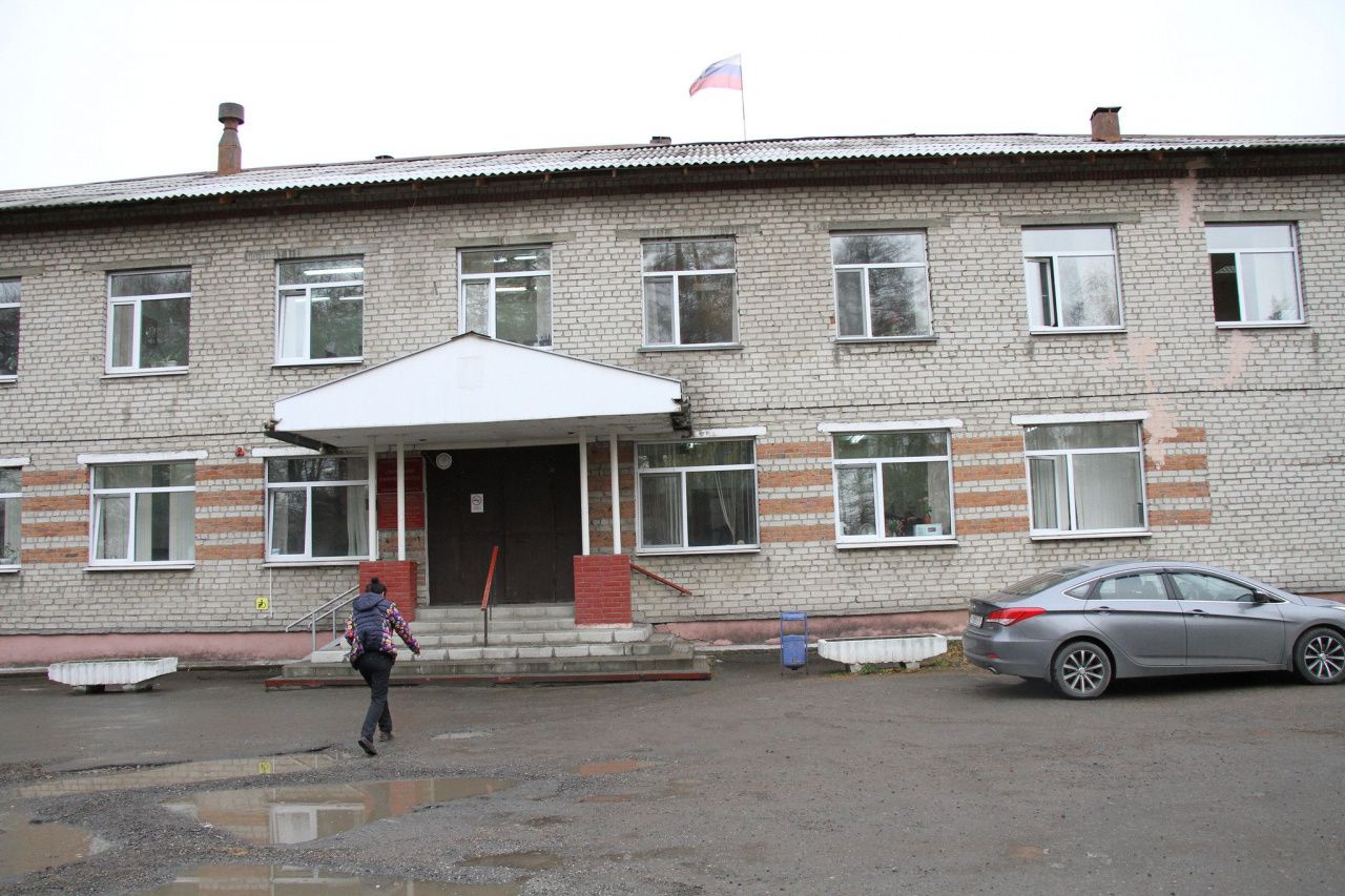 Из федерального бюджета выделили средства на замену окон в здании Серовского райсуда