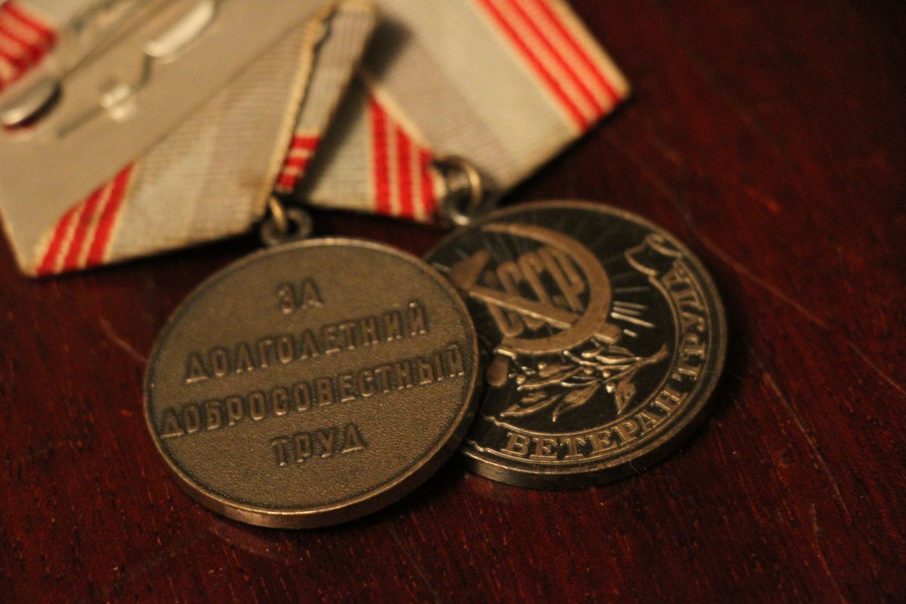 Губернатор присвоил серовчанам звание «Ветеран труда»