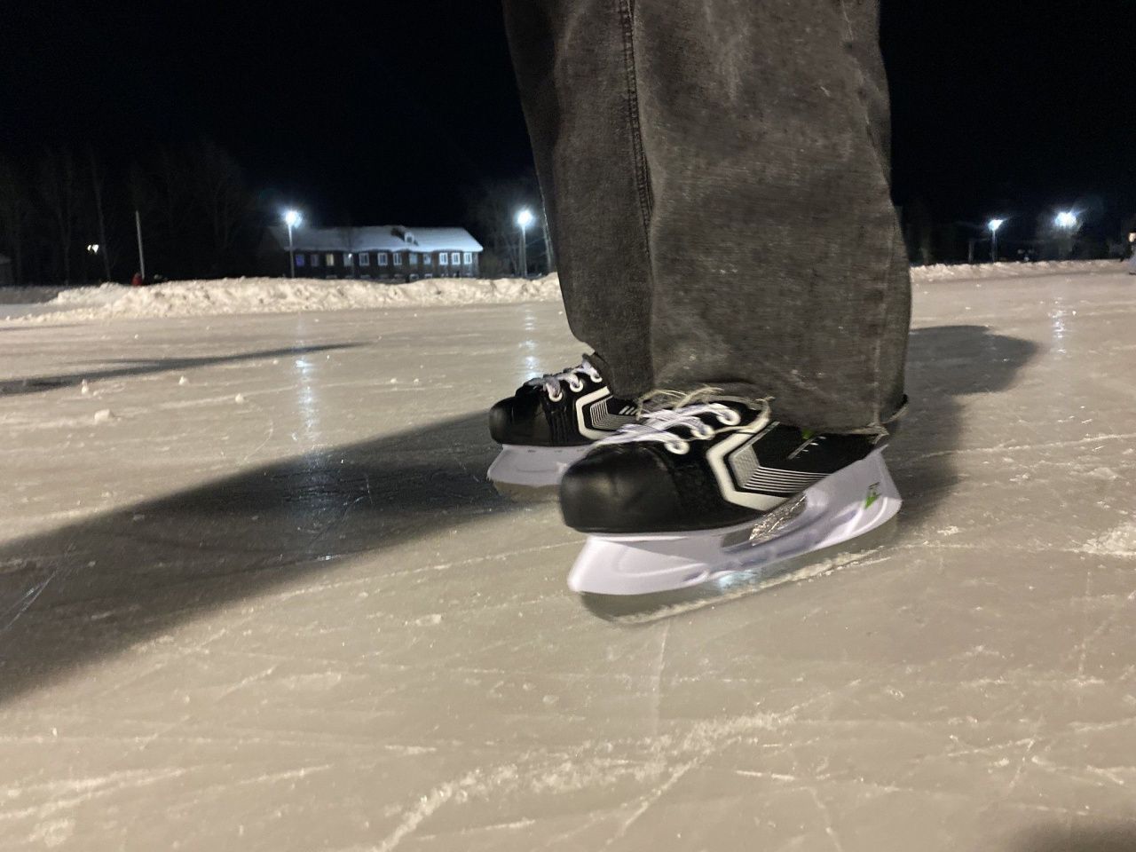 На стадионах “Локомотив” и “Строитель” прокат инвентаря откроется с 26 декабря