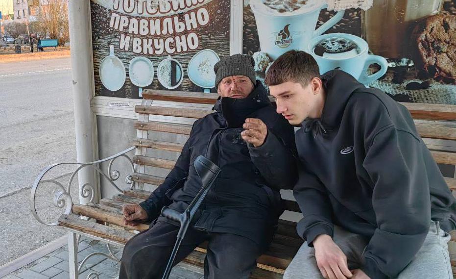 "Так поступать аморально". Безногому серовчанину не дали воспользоваться маршруткой и выкинули костыль на улицу