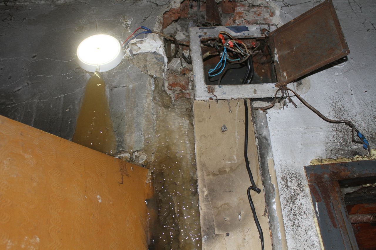 «Фекальное общежитие» в Серове хотят оставить и без электроэнергии...