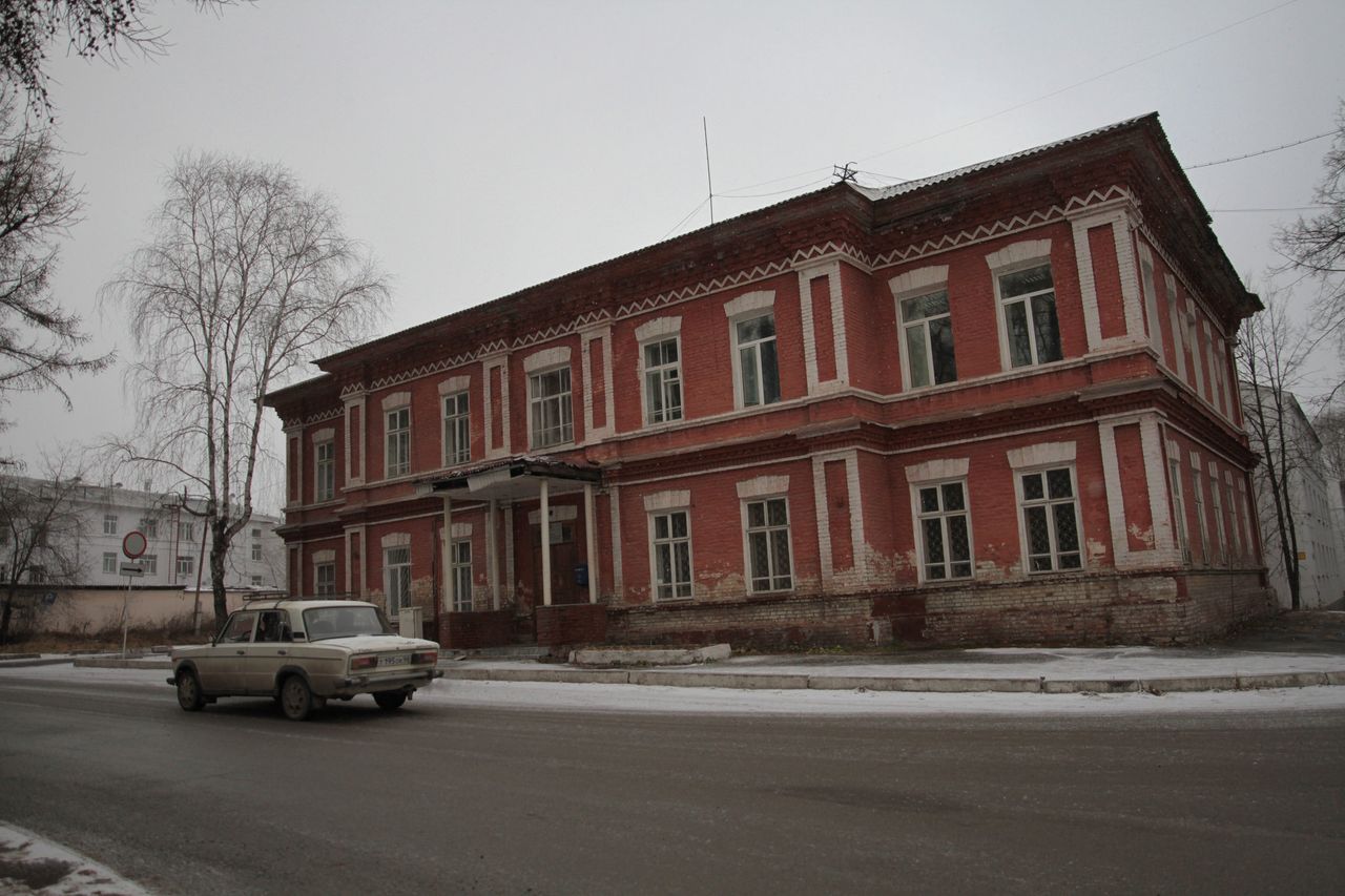 После массового убийства в Керчи прокуратура проверит образовательные учреждения Серова и Сосьвы
