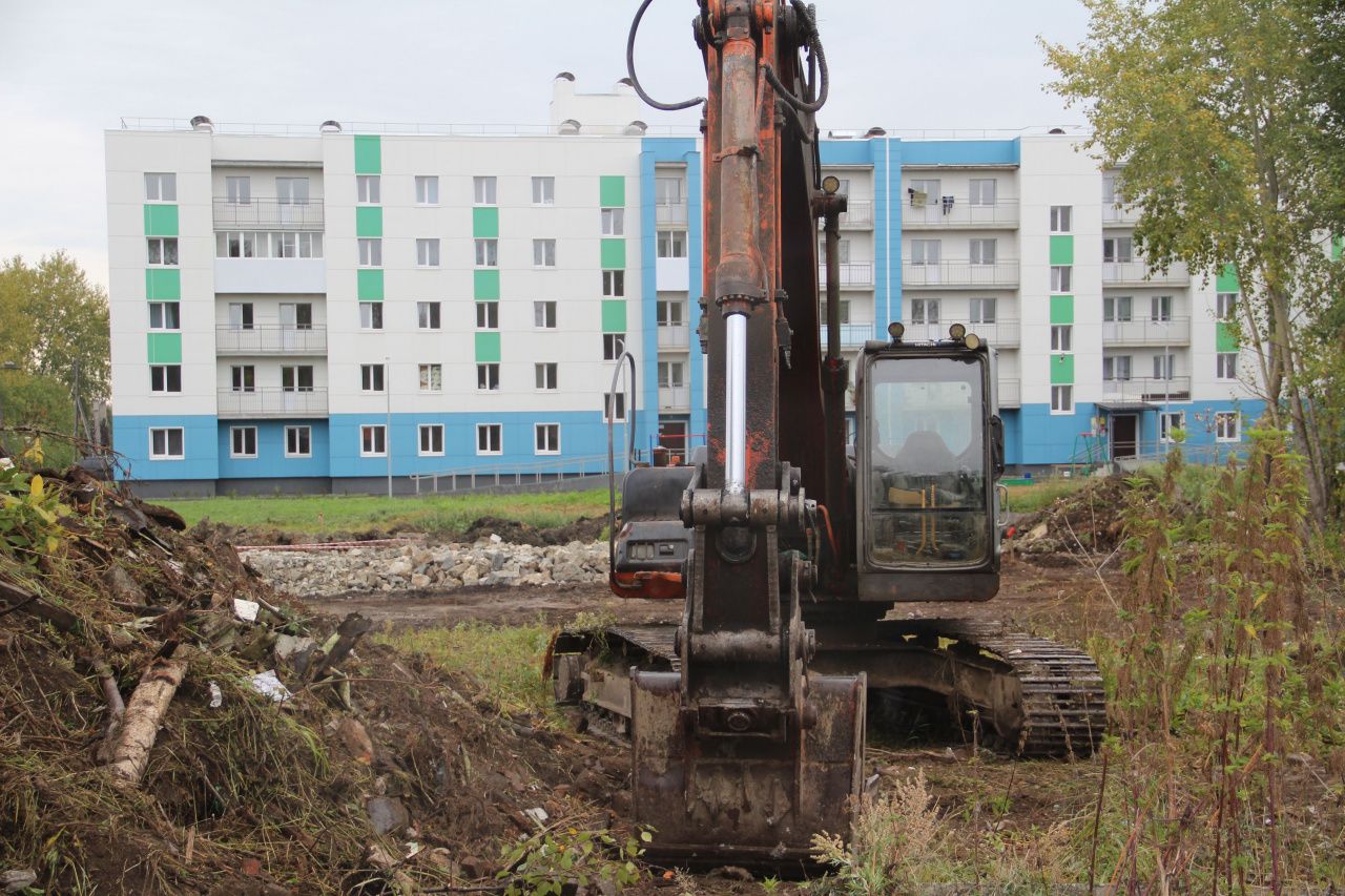 Возле новой школы в Серове началось строительство пятиэтажного дома