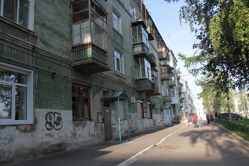 Власти Серова попросили жителей аварийной четырехэтажки №2 по улице Февральской революции самостоятельно снести дом