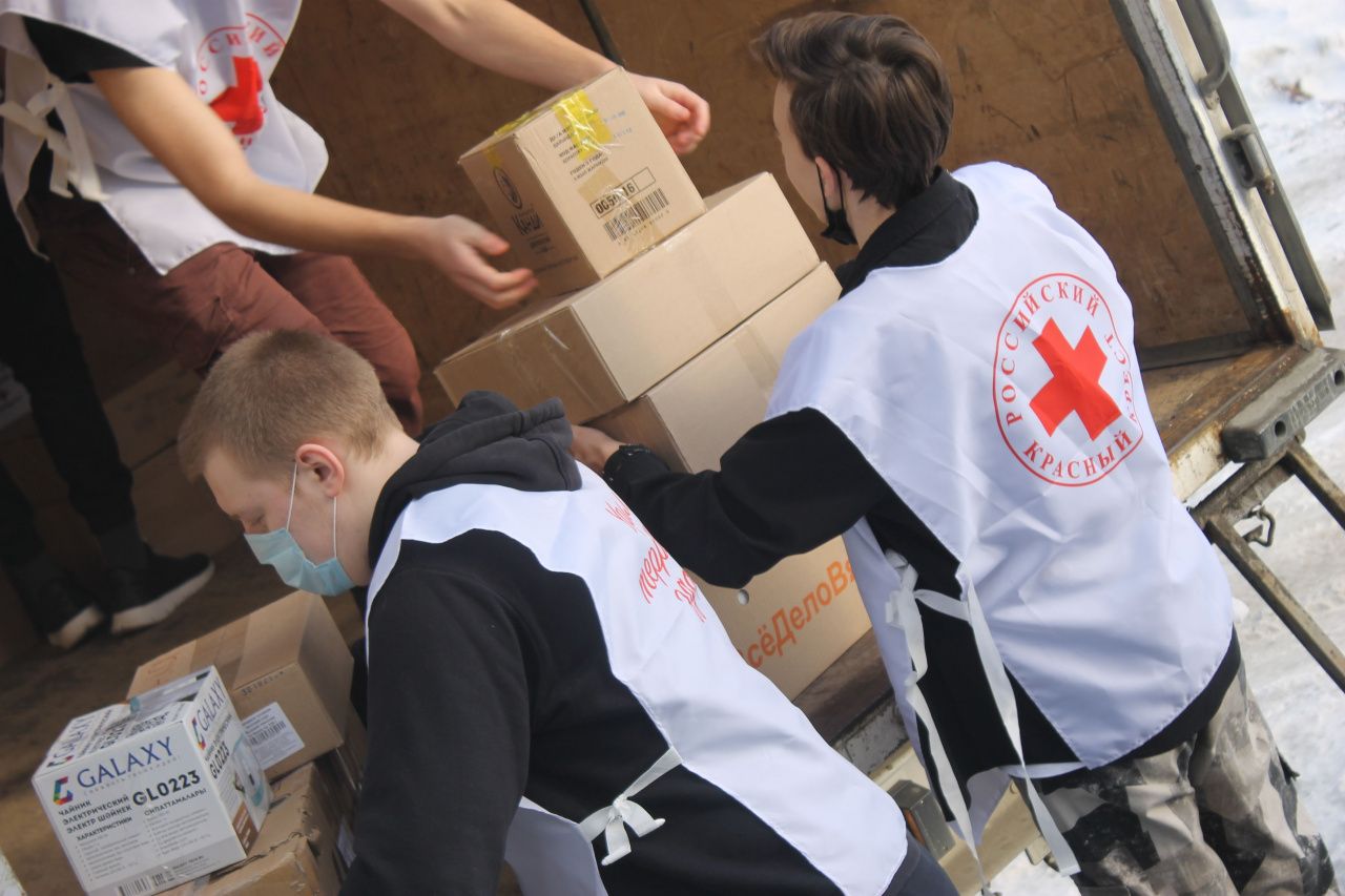 "Красный Крест" отправил из Серова в Екатеринбург гуманитарную помощь для беженцев с Украины