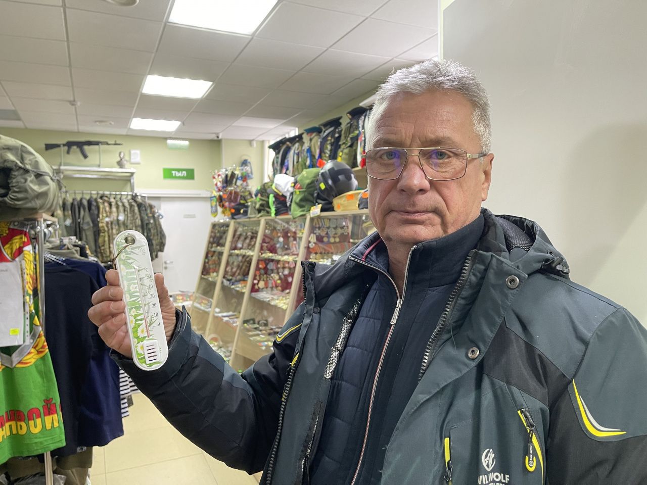 "По-человечески - это подло". В морозы серовский магазин отключили от отопления