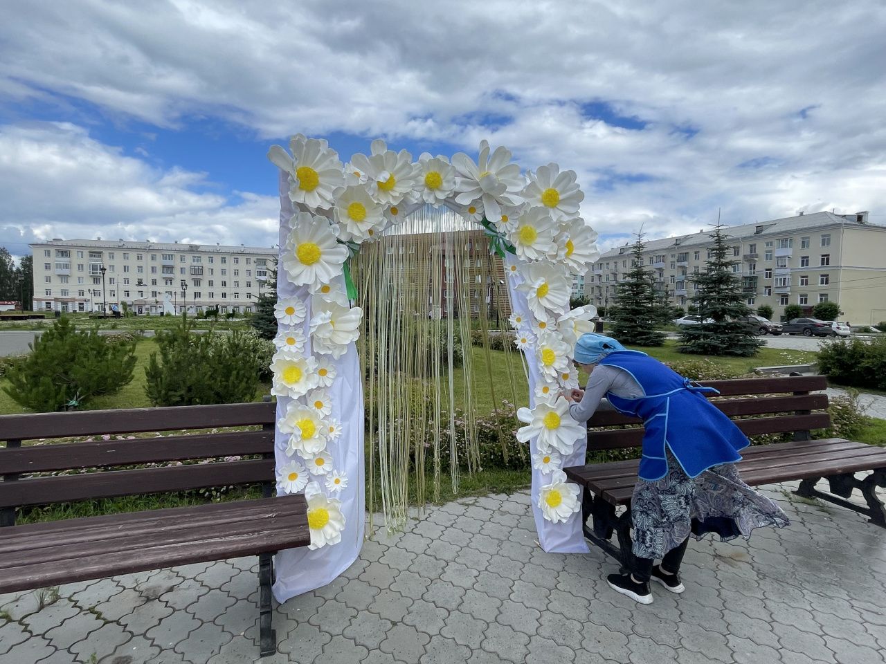 В честь Дня семьи перед серовским собором появилась фотозона