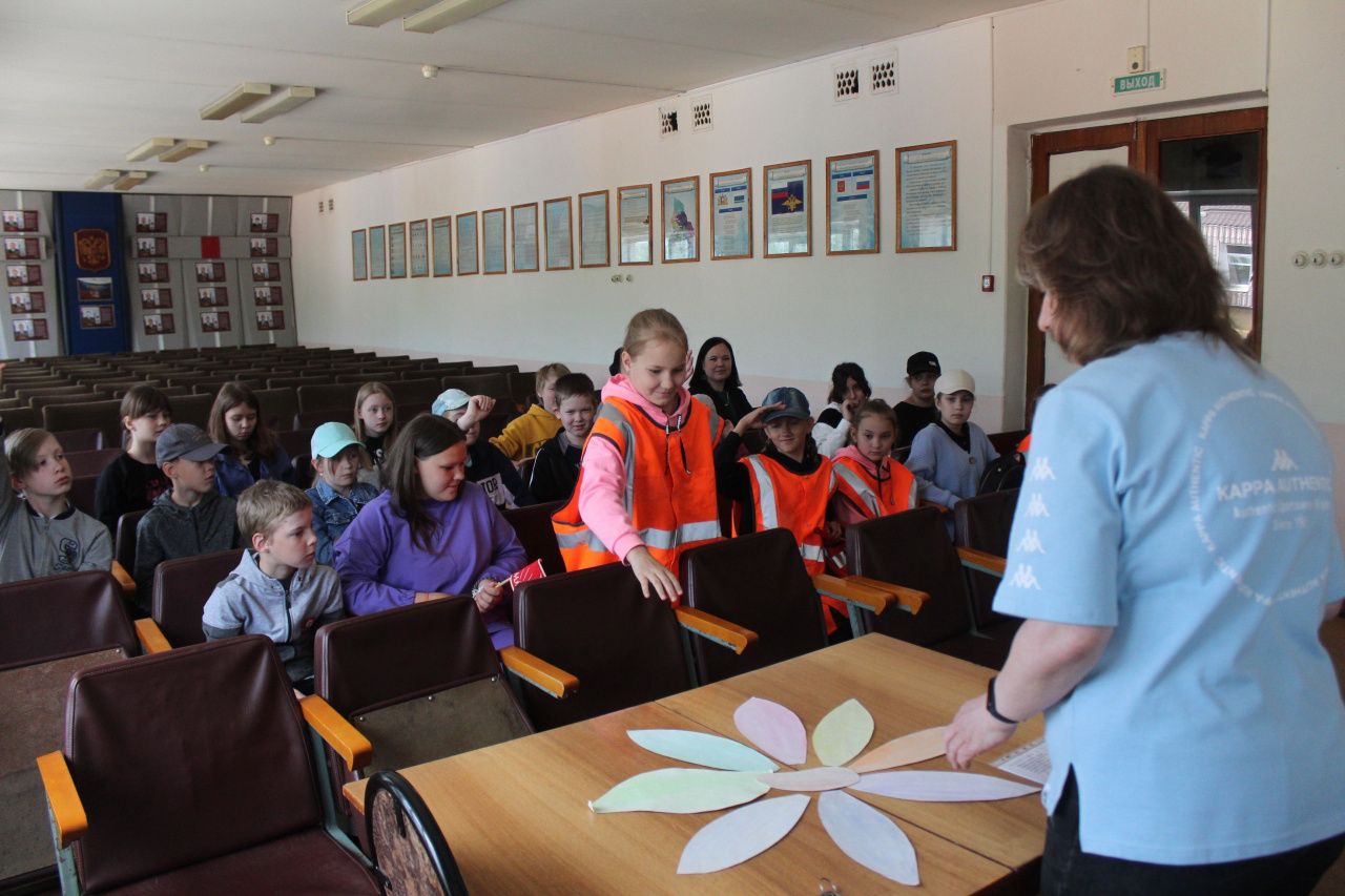 Школьники побывали на экскурсии в полиции Серова