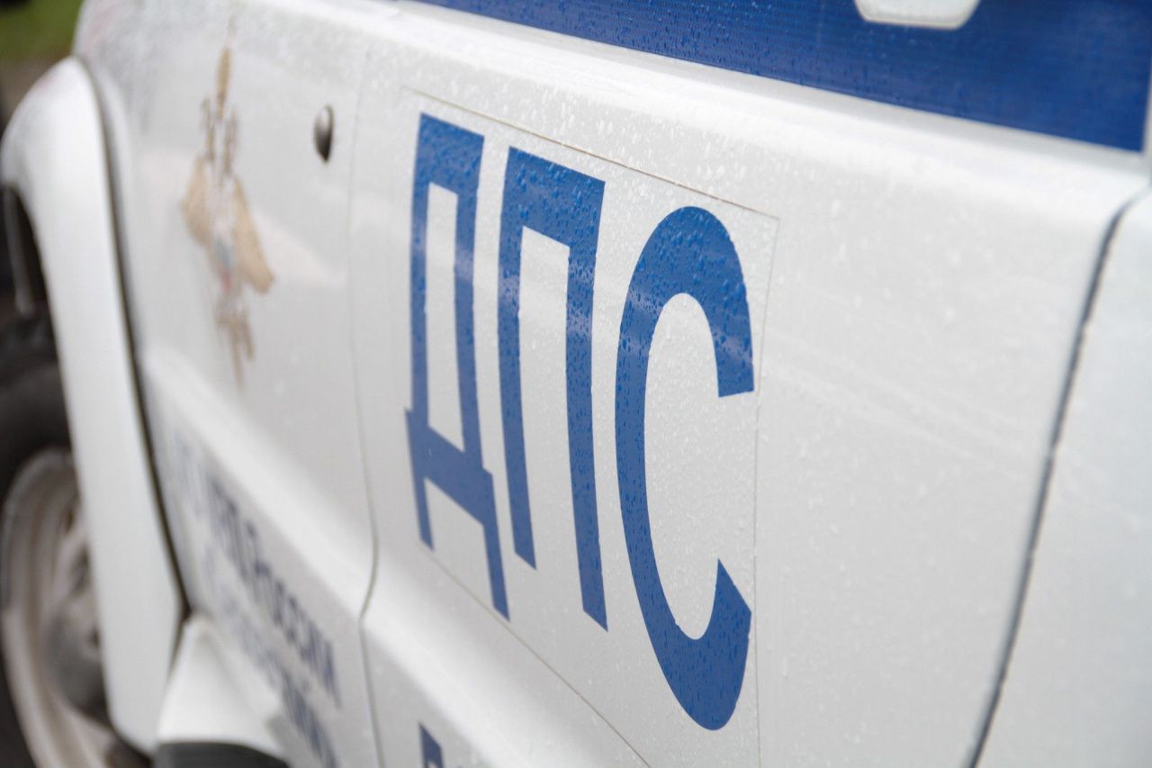 На аварийном перекрестке в Серове столкнулись две иномарки