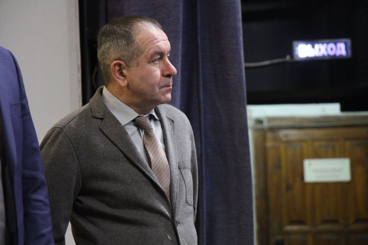 “Надо дорогу молодым уступать”. Михаил Кынкурогов покидает пост зама главы Серова 