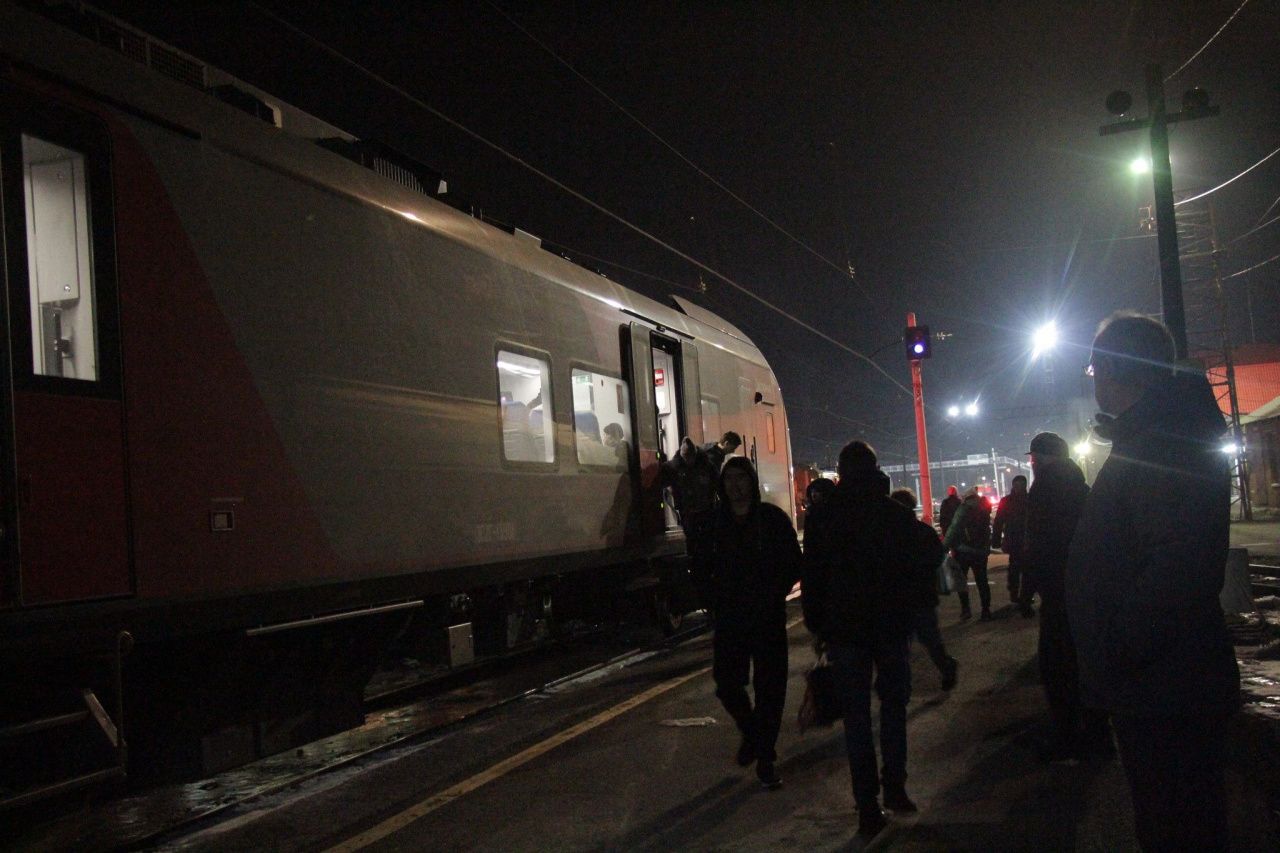 Ласточка», ехавшая из Екатеринбурга в Бокситы, встала в Лобве. Серовская  транспортная прокуратура проводит проверку | Происшествия | СеровГлобус.ру