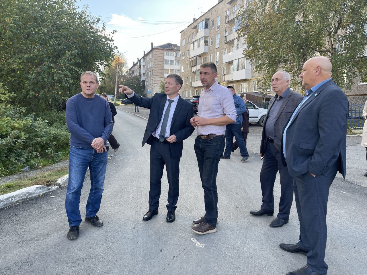 Депутаты проверили качество ремонтов въездов в серовские дворы