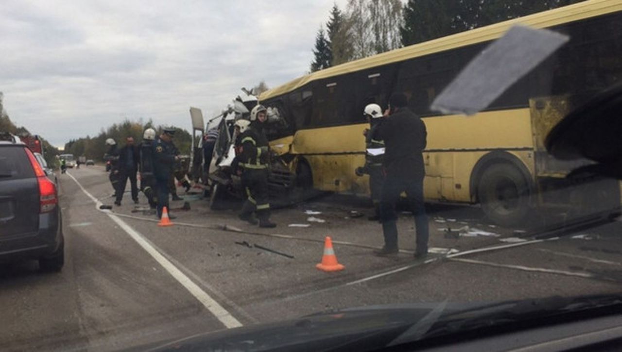 В Тверской области в ДТП с маршруткой погибли 13 человек