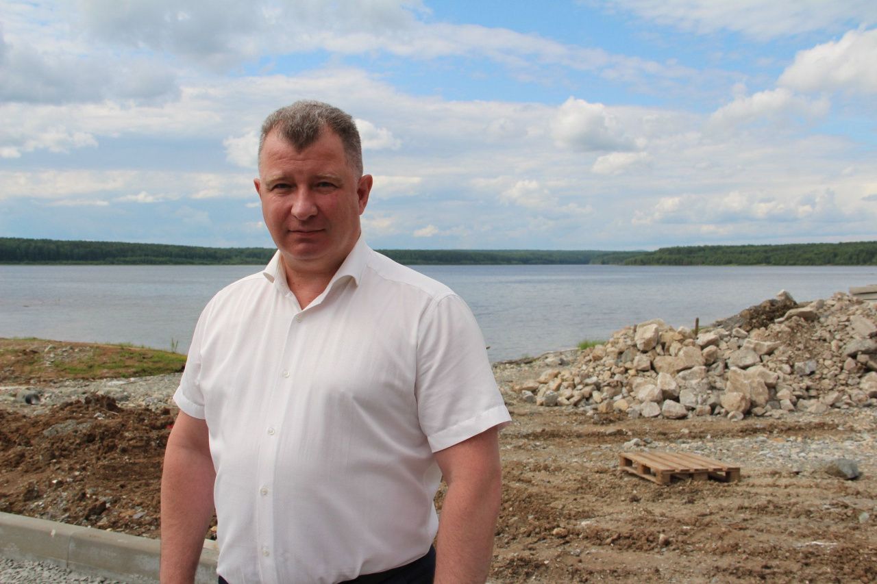 Суд досрочно лишил полномочий главу Серова Василия Сизикова. Решение в законную силу не вступило