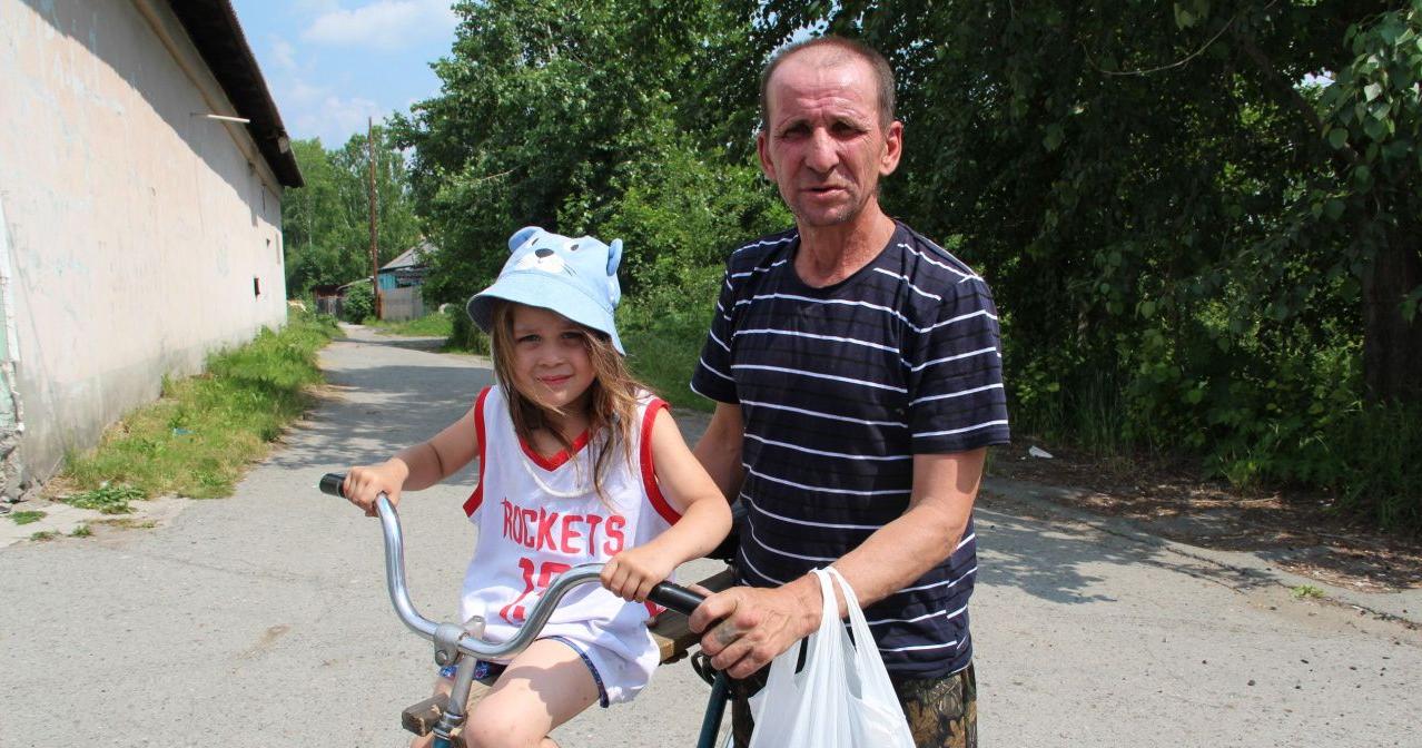 “Идти некуда, нам негде ночевать”. Многодетной семье, потерявшей жилье в  пожаре, нужна помощь | Истории | СеровГлобус.ру