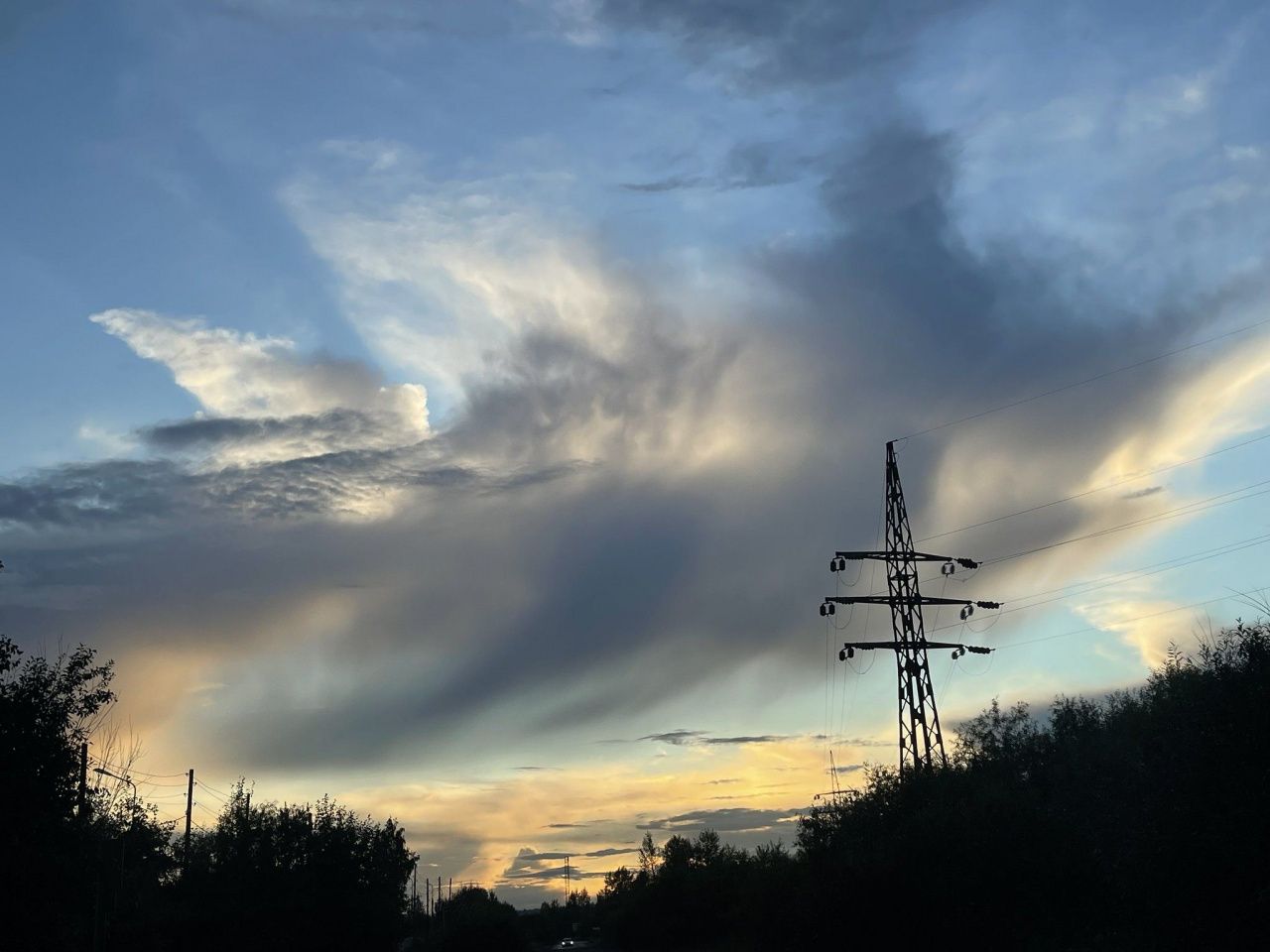 МЧС предупреждает о непогоде. Синоптики говорят, что севера области это не коснется