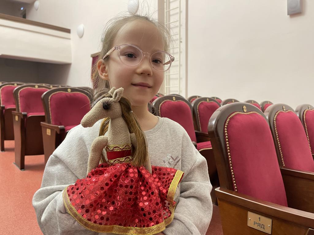 Театр наградил участников конкурса “Хранители Нового года”