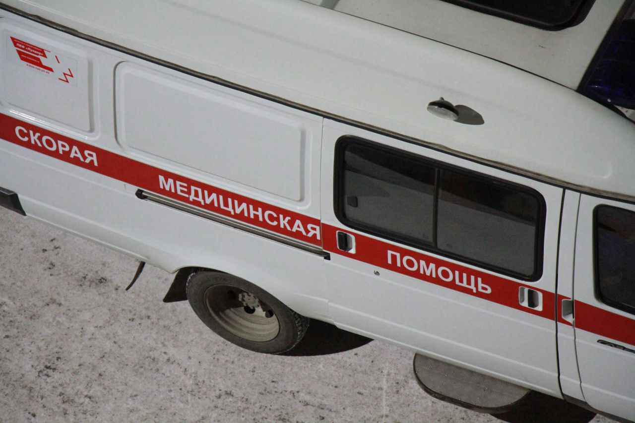 В Серове с балкона выпал мужчина. Он скончался в больнице