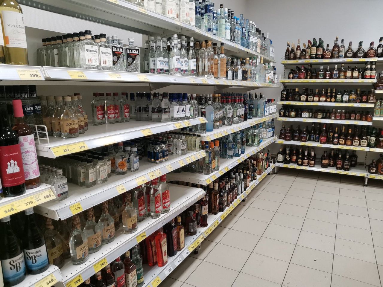 В День Победы возле Дворца культуры металлургов ограничат продажу алкоголя