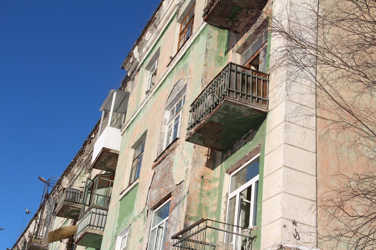 Сняты с учета в связи со смертью. В Серове отчитались о программе переселения из аварийного жилья