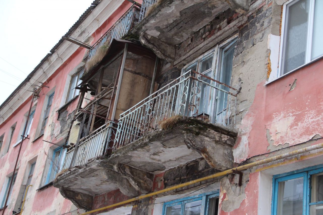 Из-за состояния двух серовских домов Следственный комитет возбудил уголовные дела о халатности