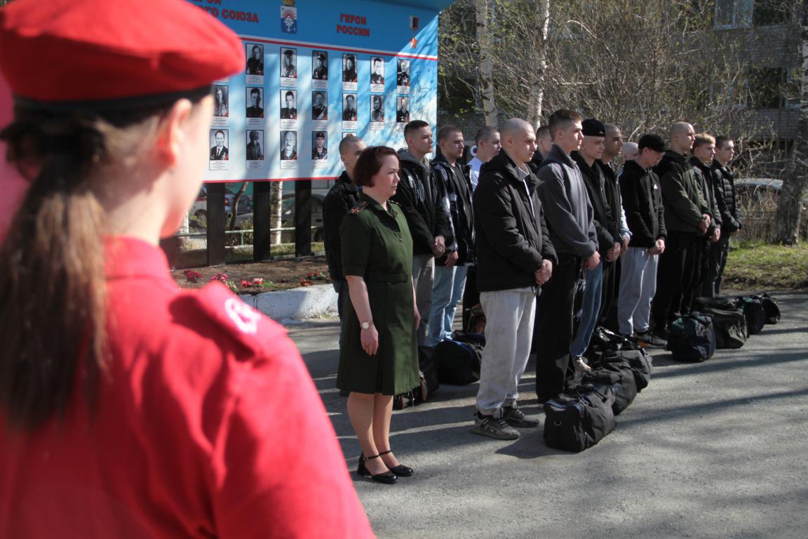 В Серове прошла вторая отправка призывников в рамках весеннего призыва 2025 года