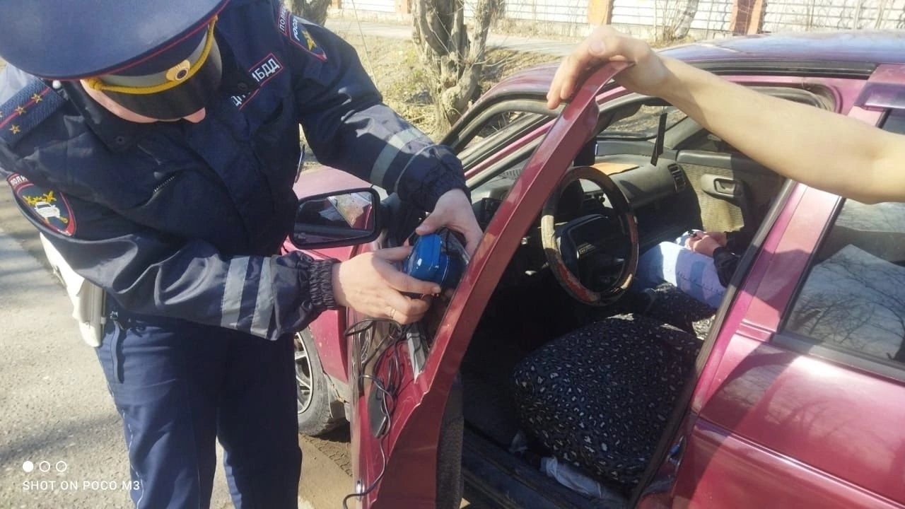 Госавтоинспекция Серова в апреле выявила 85 нарушений тонировки. Одного водителя арестовали на сутки