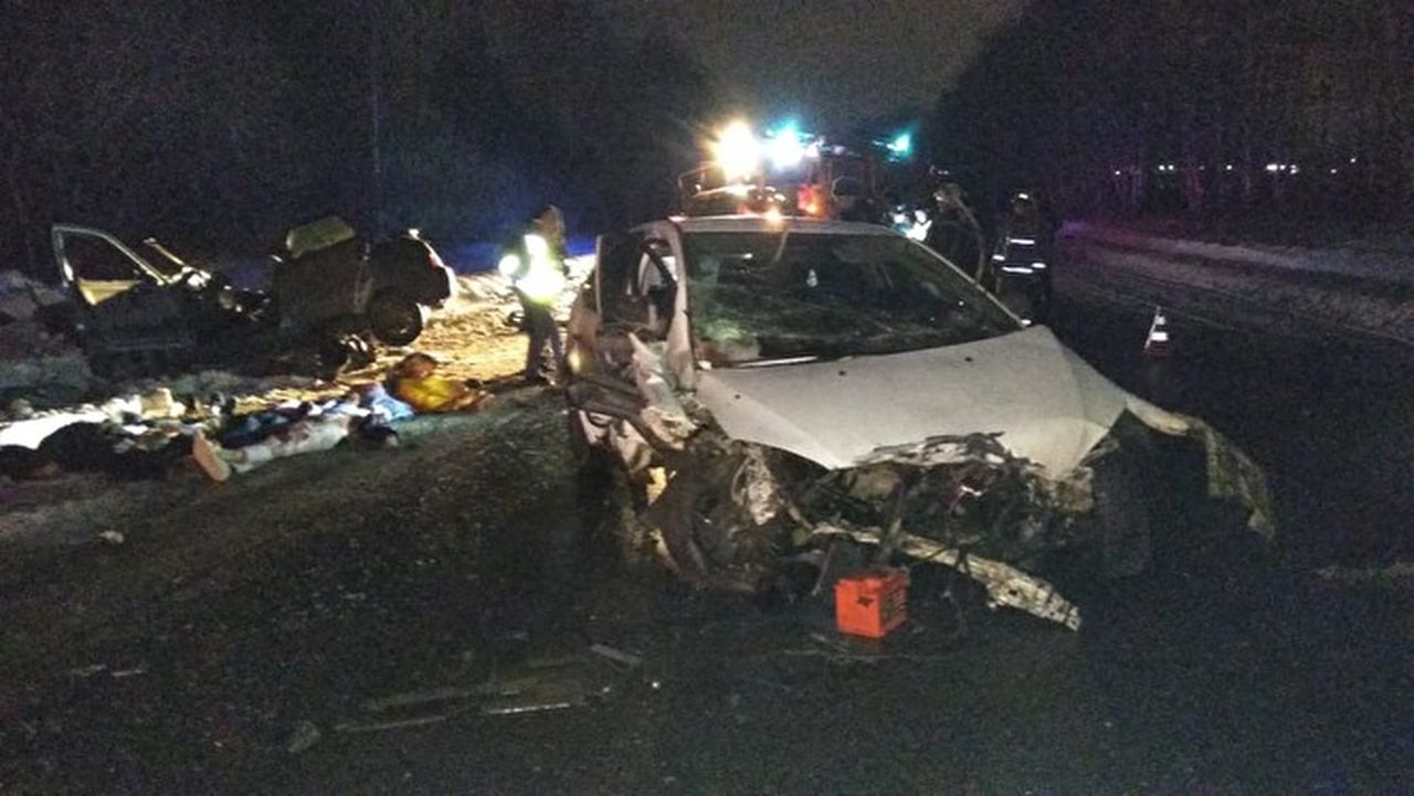 Пять человек погибли в лобовом ДТП под Екатеринбургом