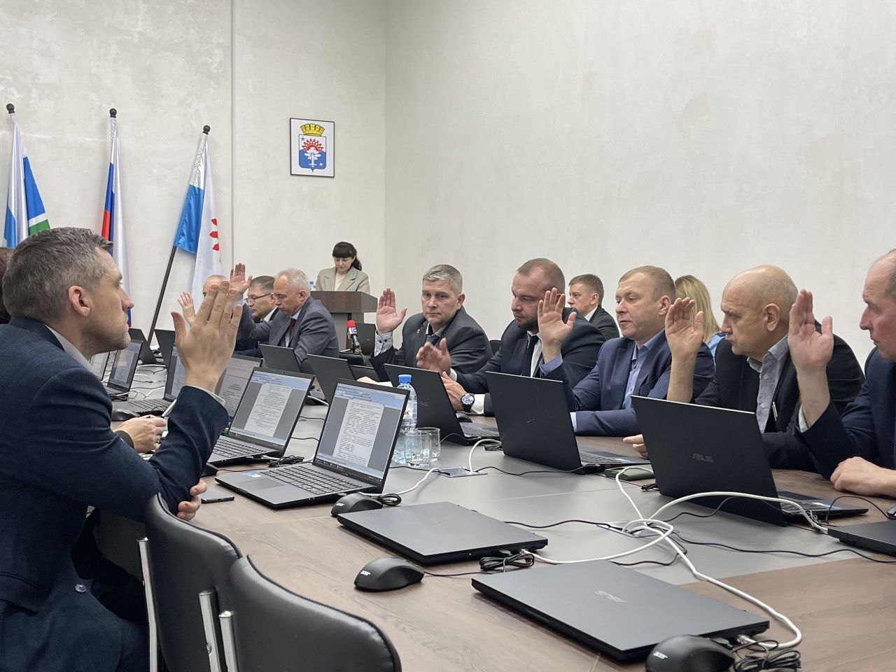 Дума Серова удостоила наград троих горожан и школу №19