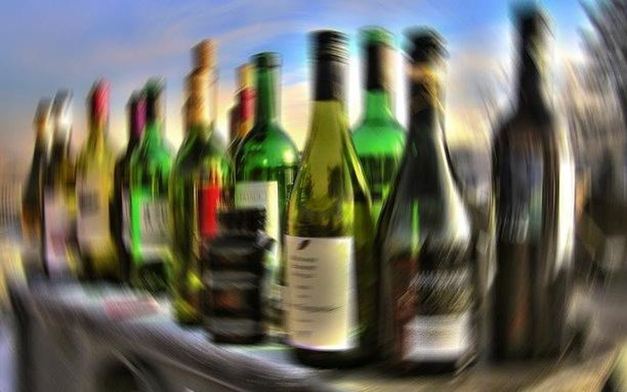 Совет Федерации рекомендовал поднять возраст продажи алкоголя с 18 лет до 21 года