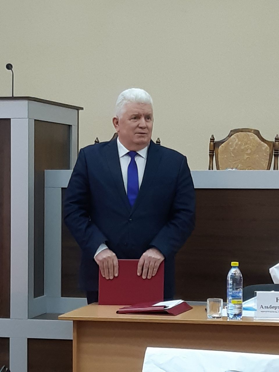 Альберт Юсупов сложил полномочия председателя Думы Серова