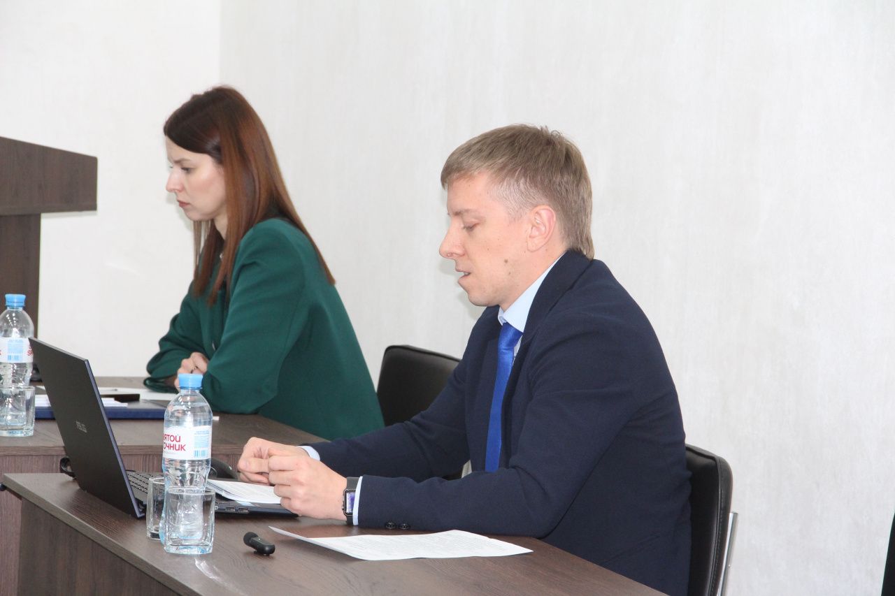 У Контрольного органа Серова возникли вопросы к использованию хоккейной формы