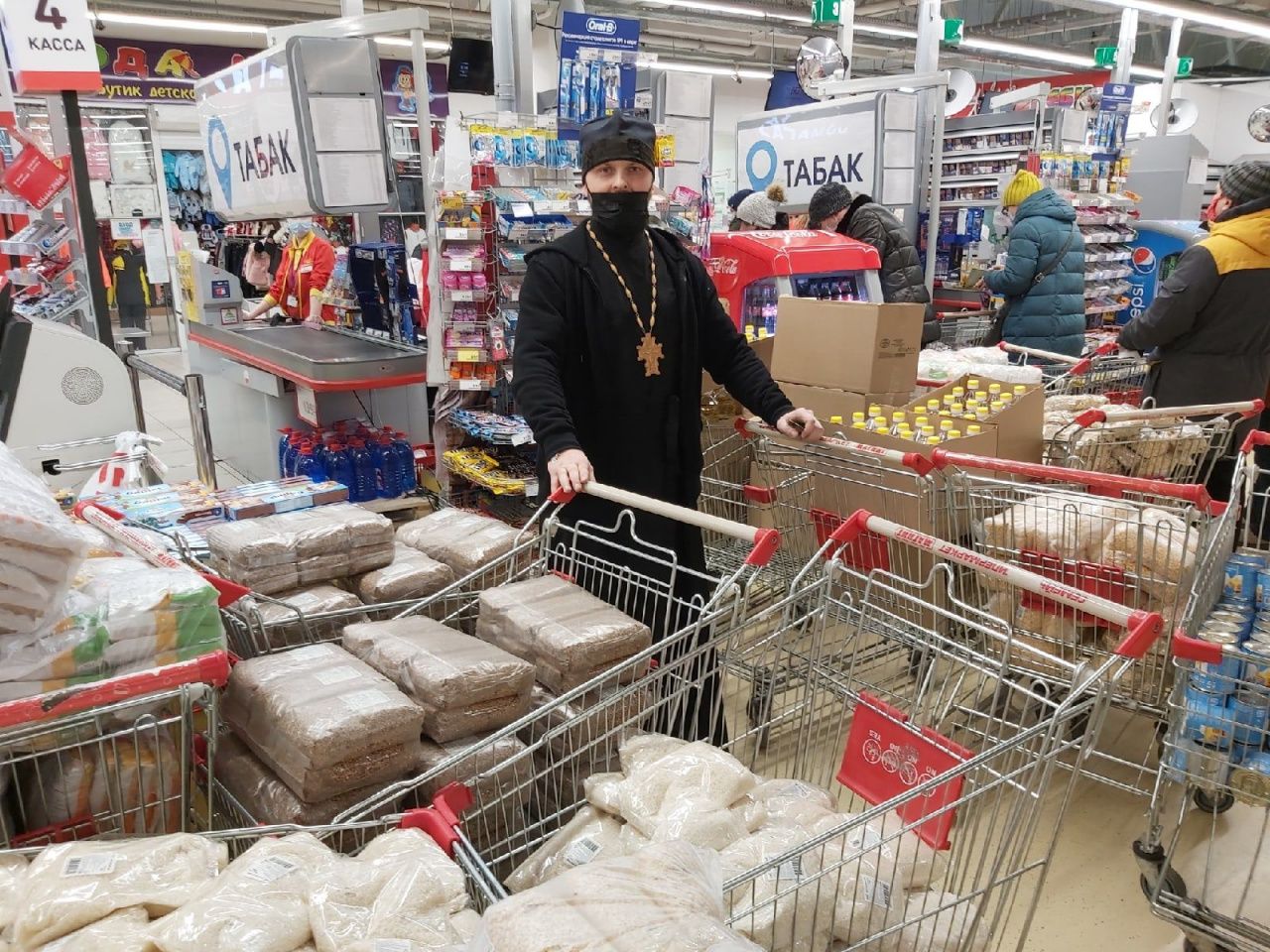 Отдел социального служения Серовской епархии закупил продукты для помощи нуждающимся