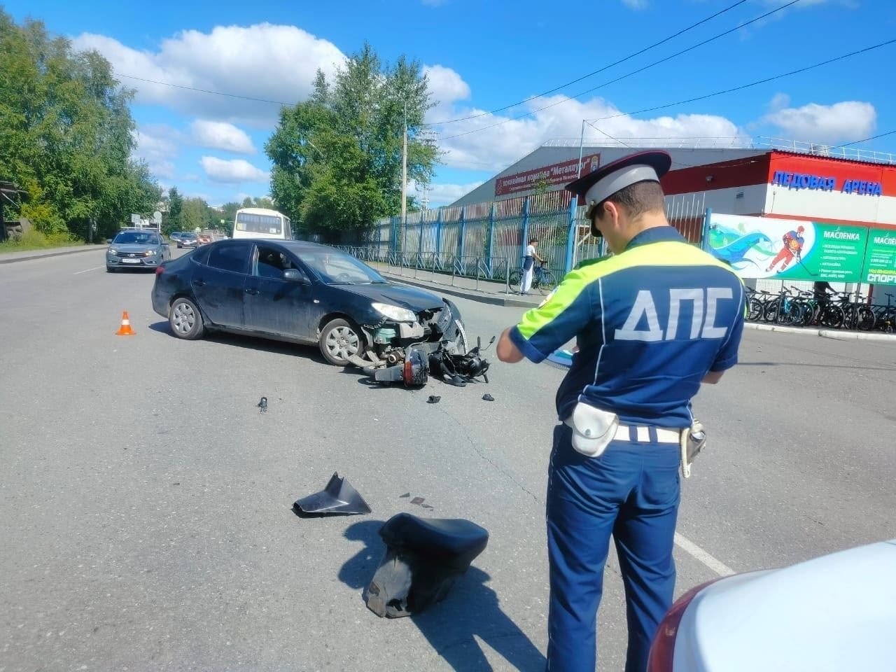 Скончался водитель мопеда, попавший в ДТП на улице Каквинской в Серове