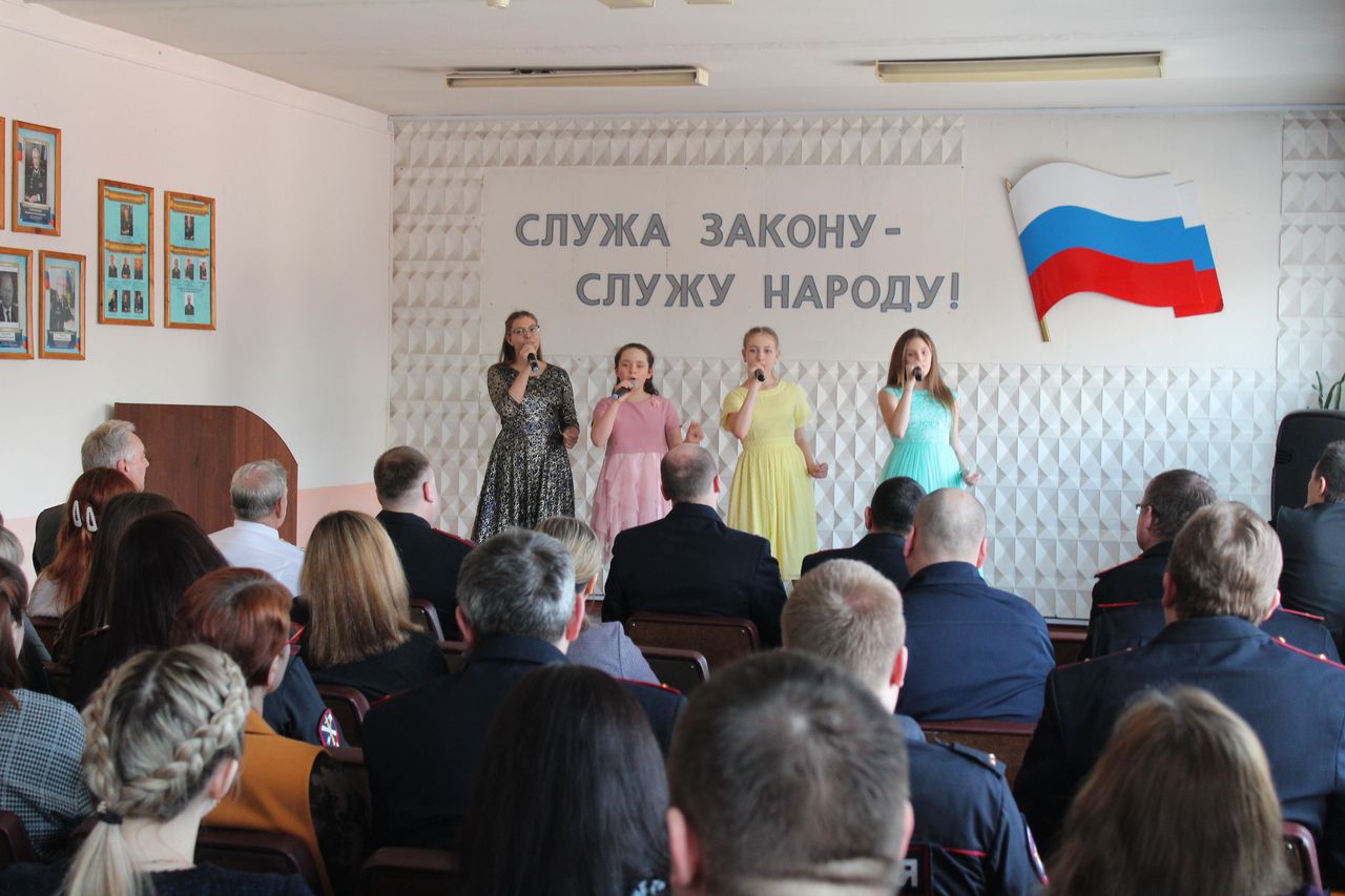 светская хроника 5. россия при екатерине 2. интересный обычай татар. дюсш №58. среди приглашенных были.