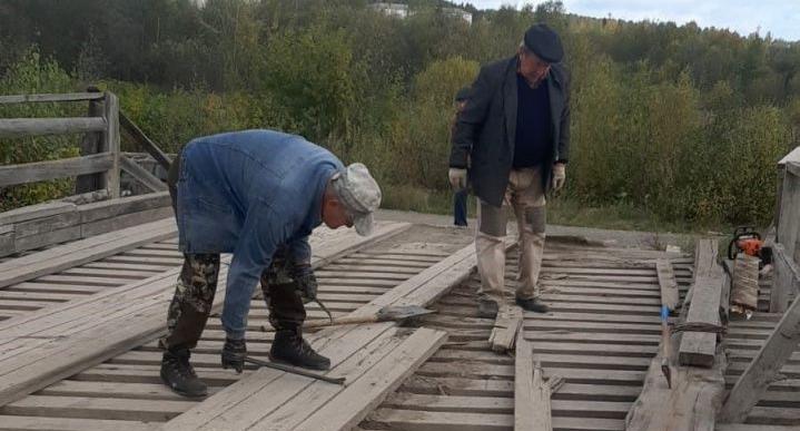 Серовские садоводы вновь самостоятельно отремонтировали Чкаловский мост
