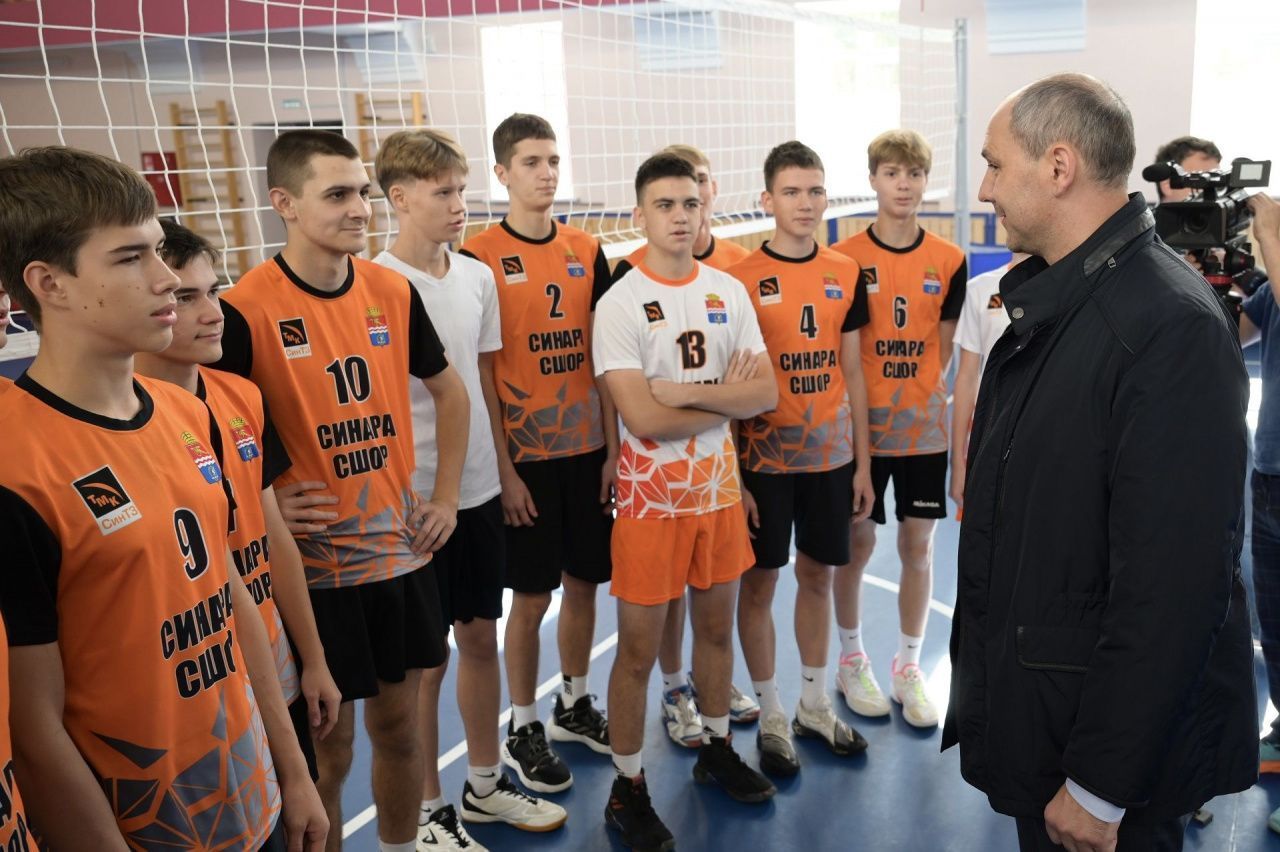 Денис Паслер открыл обновлённый стадион «Металлист» в Каменске-Уральском