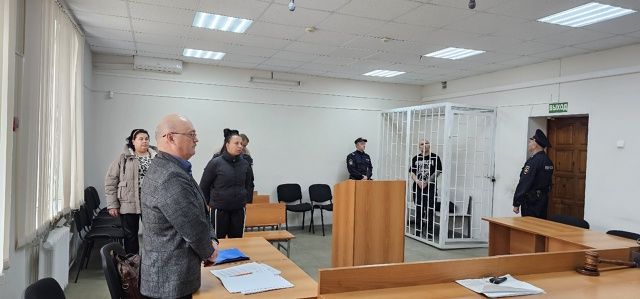 В Серове супругов признали виновными в разбое. Они пришли к знакомой с молотком на перевес