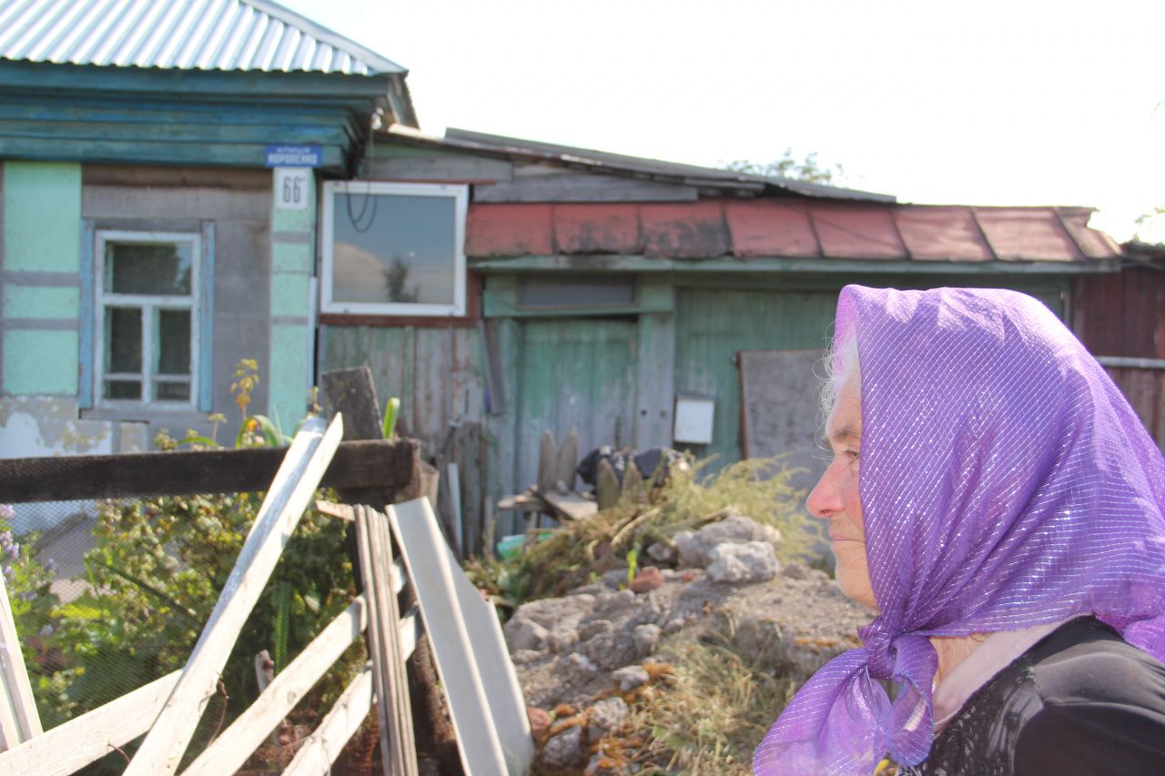 “Почему какой-то чинуша хочет лишить права?” Серовчанка против сноса ее дома в рамках реконструкции улицы Короленко