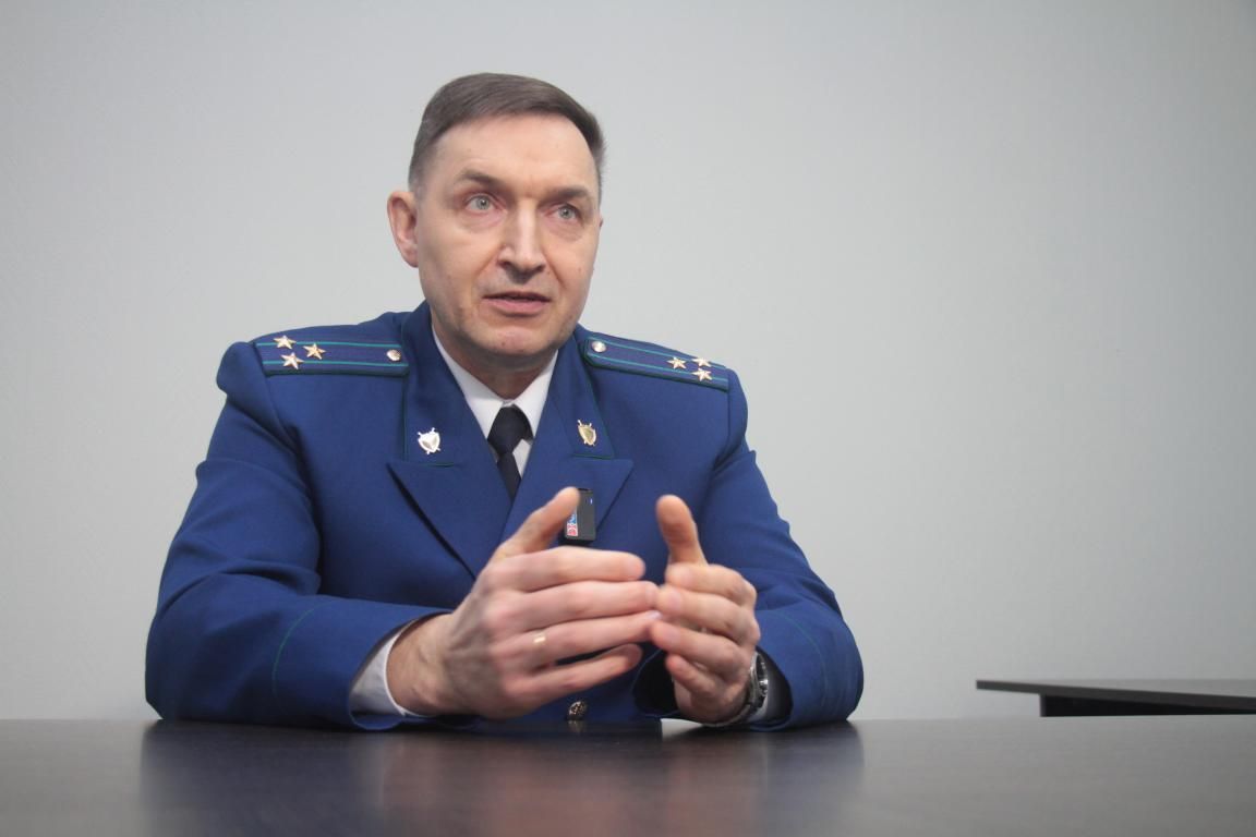 “Без знания проблем невозможно ставить глобальные цели”. Серовский прокурор Станислав Саноцкий – о планах на 2026 год