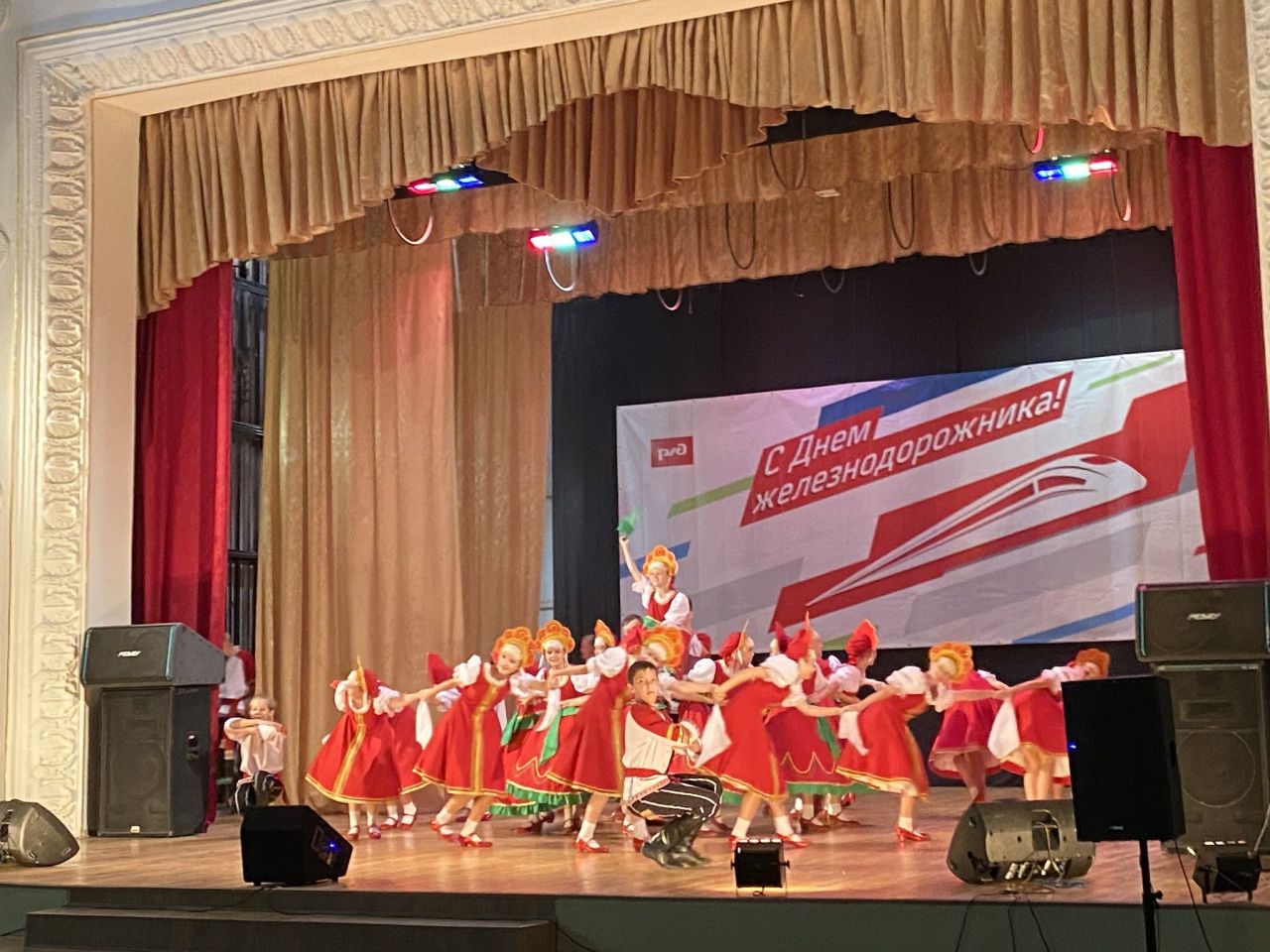 День железнодорожника в Серове отметят концертом, выставкой плодов и цветов, и эстафетой “Жаркое лето”