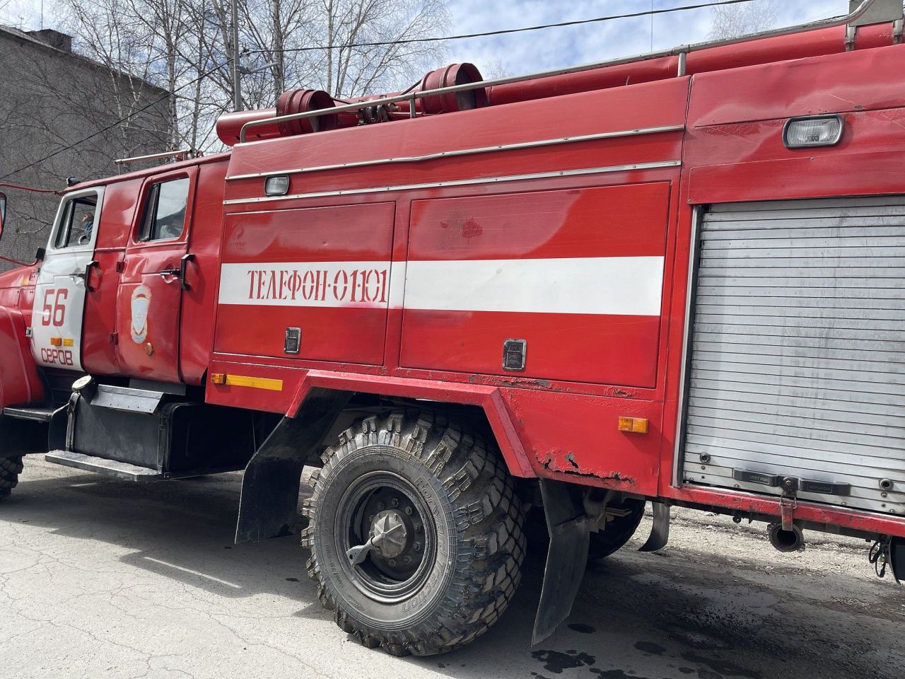 В Серове из-за горящего гаража пострадали два частных дома