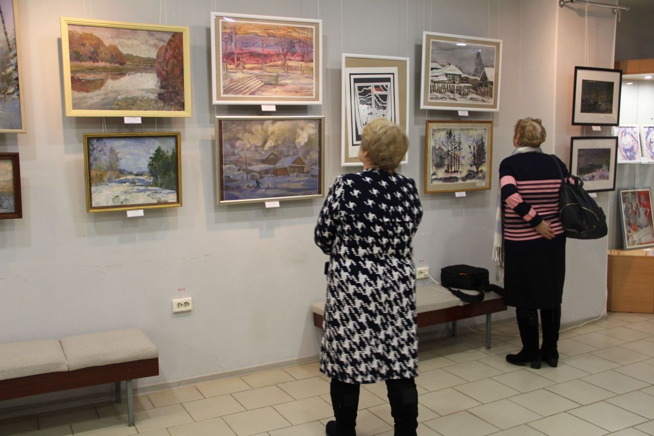 В Серове открылась выставка живописи "Навстречу Рождеству"