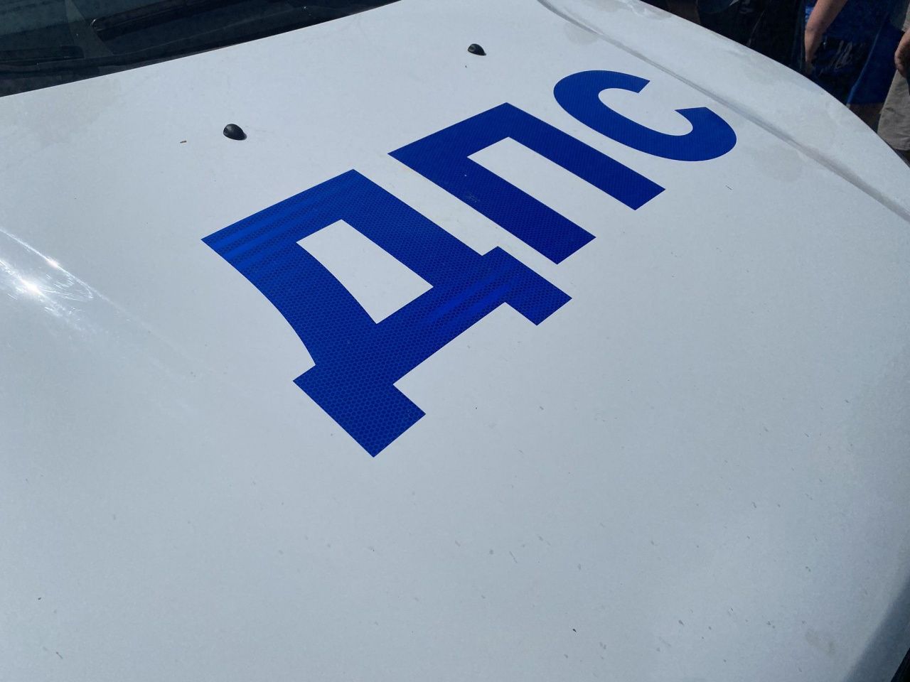 Серовские госавтоинспекторы помогли водителю, у которого в мороз сломалась машина на трассе