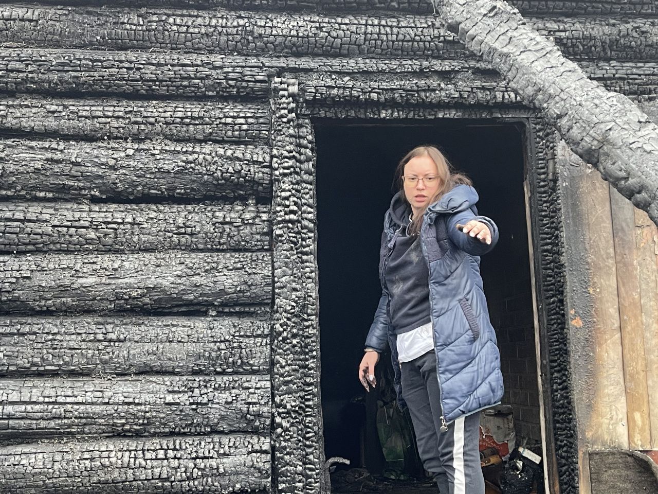 "Полезли через окно, нам все пути отрезаны были". Погорельцам из Серова нужна помощь