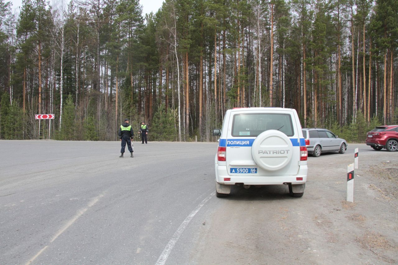 Посты ДПС будут дежурить на въезде в Сосьву до окончания противопожарного режима