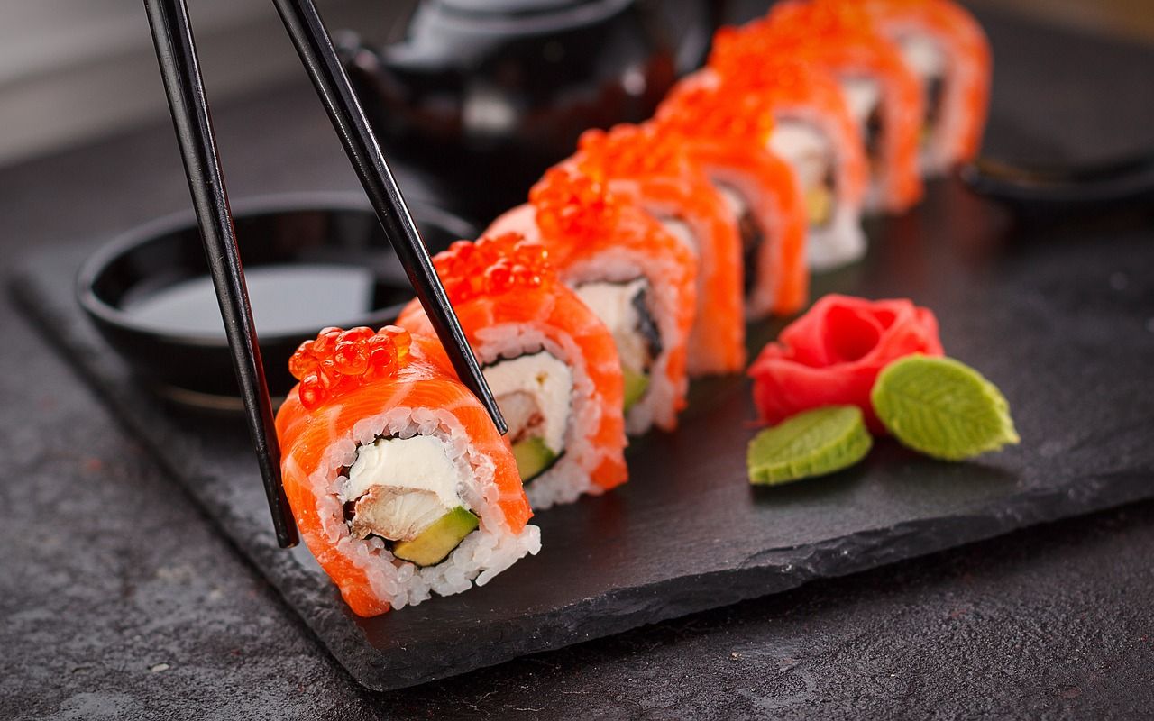 В чем опасность блюд нетрадиционной кухни - суши и роллов?